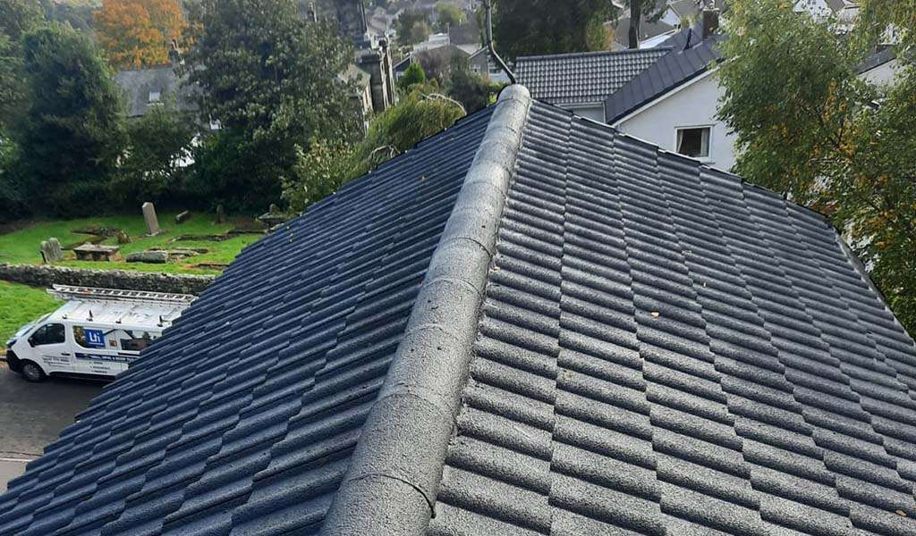 roof-refurbishment-black